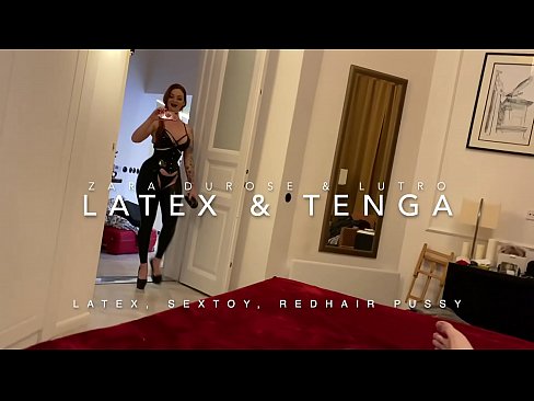 ❤️ Usisi otholwa enekhanda elibomvu egqoke imvunulo ye-latex ebhejwa usingamzali Ividiyo yocansi kithi ️❤